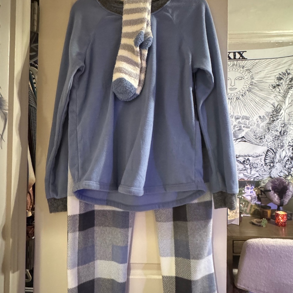 Cuddl Duds Blue and Gray women’s Pajama Set